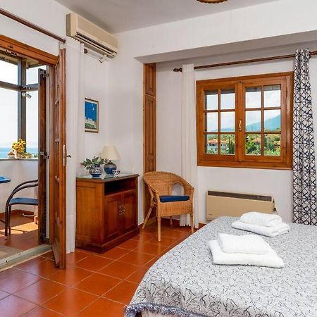 Seaside House With View Over Pagasitikos อาฟิสโซส ภายนอก รูปภาพ