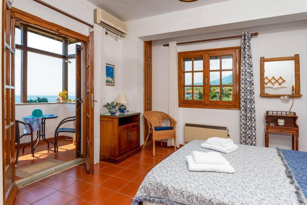 Seaside House With View Over Pagasitikos อาฟิสโซส ภายนอก รูปภาพ