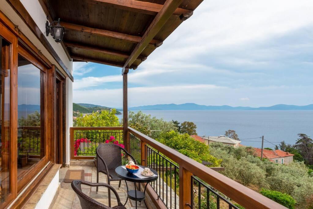 Seaside House With View Over Pagasitikos อาฟิสโซส ภายนอก รูปภาพ