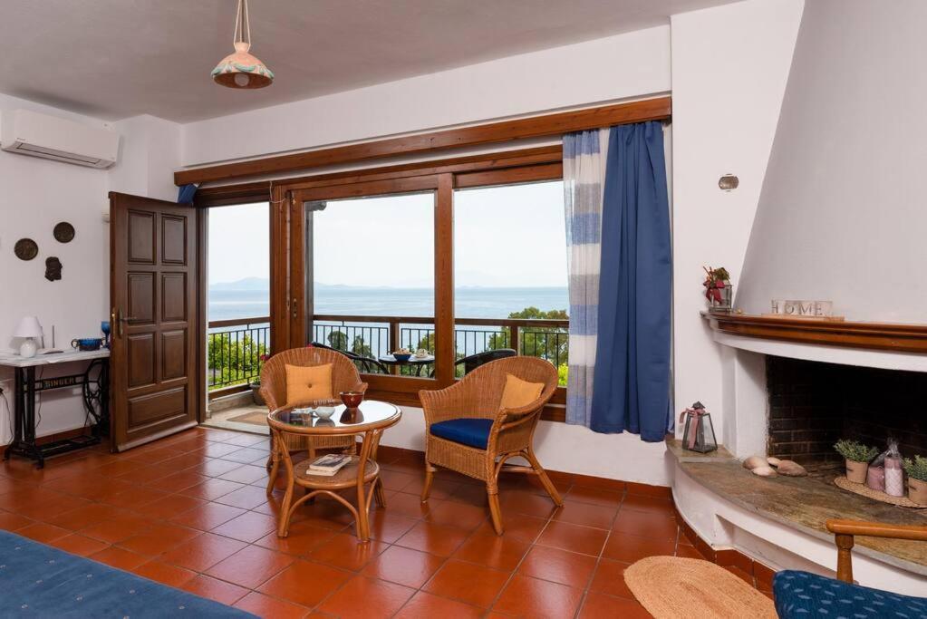 Seaside House With View Over Pagasitikos อาฟิสโซส ภายนอก รูปภาพ