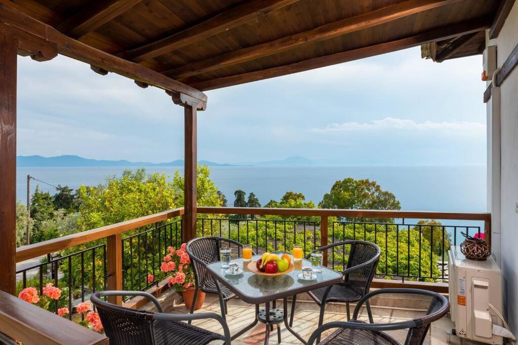 Seaside House With View Over Pagasitikos อาฟิสโซส ภายนอก รูปภาพ